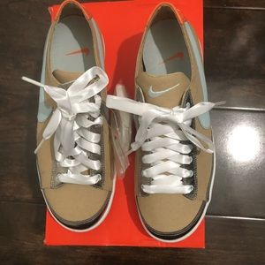 🆕 Women’s Nike Blazer Low Cut Metro